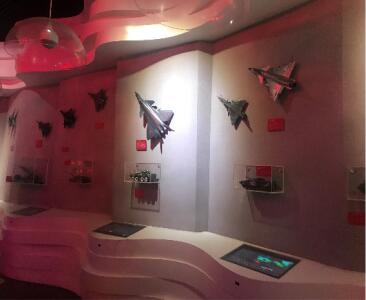 現代空襲兵器展示系統